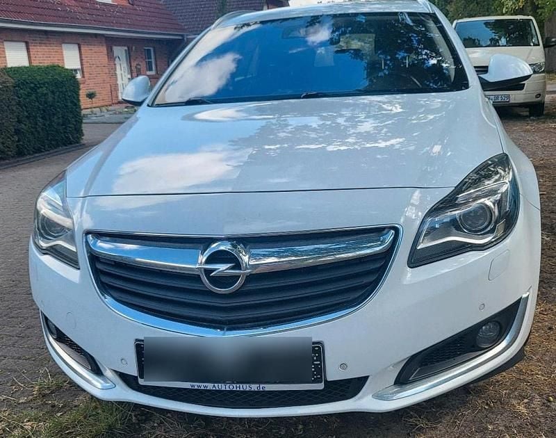 Gebraucht Opel Insignia Business 140 PS (102 kW) 2015 Weiß Kombi