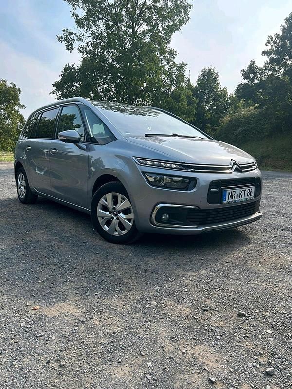 Grau Gebraucht 2018 Citroën C4 Picasso Van / Kleinbus | 10.000 € - Bild 1/4