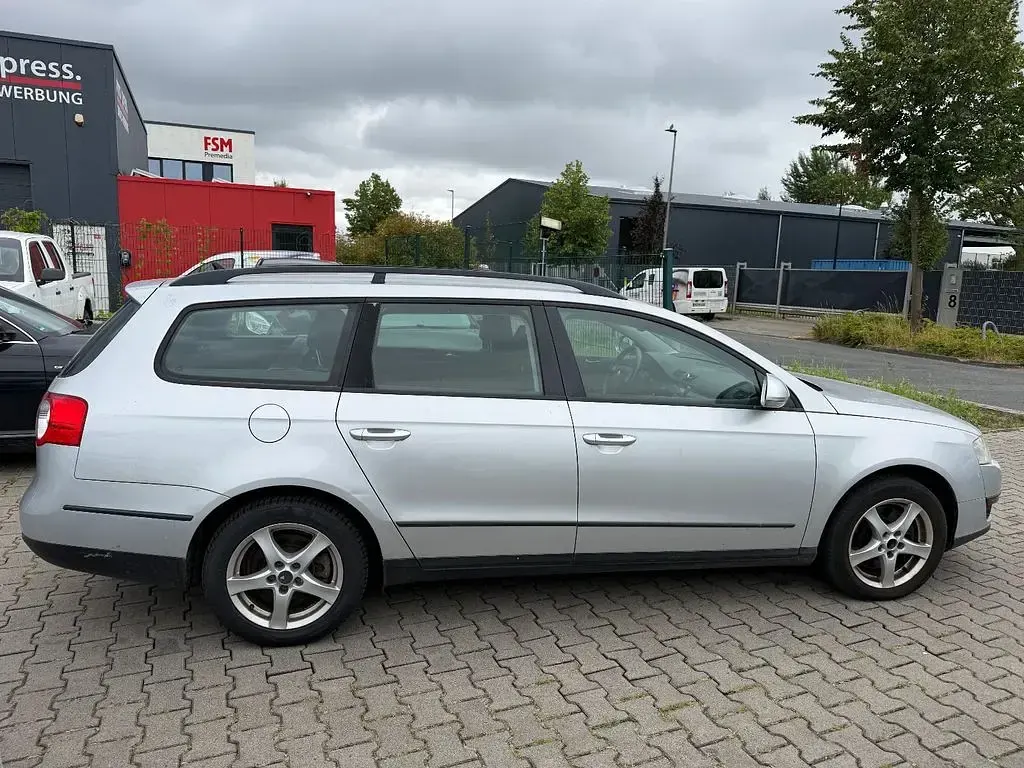 Gebraucht VW Passat Trendline 140 PS (102 kW) 2009 Silber Kombi