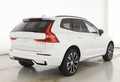 Gebraucht Volvo XC60 Plus 250 PS (183 kW) 2025 Crystal white pearl SUV