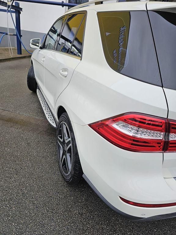 Gebraucht Mercedes ML350 258 PS (189 kW) 2012 Weiß SUV
