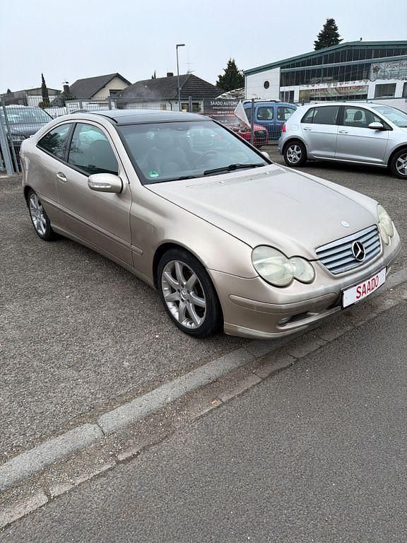 Gebraucht Mercedes C200 163 PS (119 kW) 2001 Gold Coupé