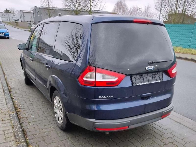 Gebraucht Ford Galaxy Ambiente 145 PS (106 kW) 2009 Blau Van / Kleinbus