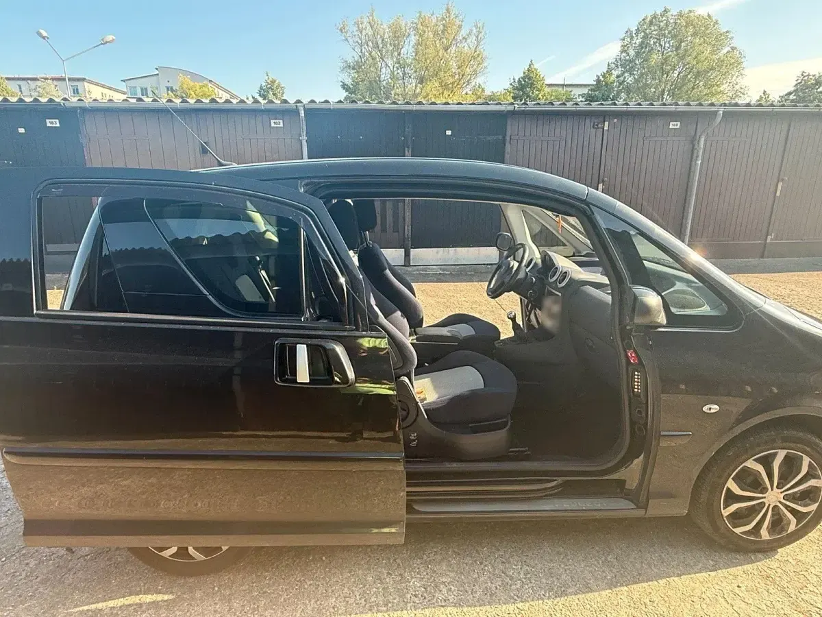 Gebraucht Peugeot 1007 Tendance 109 PS (80 kW) 2007 Schwarz Van / Kleinbus
