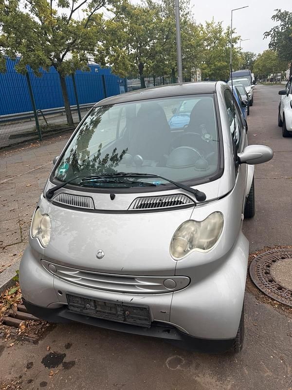 Grau Gebraucht 2004 Smart ForTwo Coupé Kleinwagen | 2.300 € - Bild 1/4