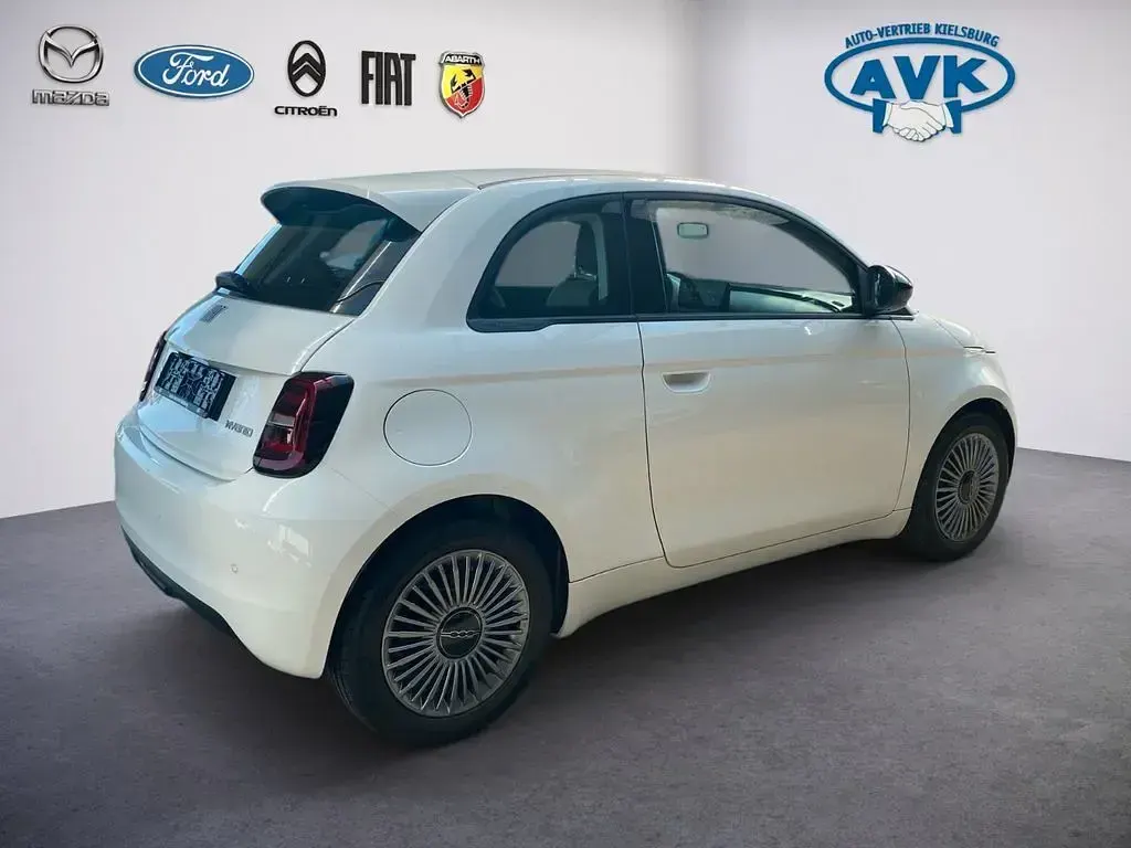 Neu Fiat 500 Icon 65 PS (47 kW) 2026 Weiß Kleinwagen