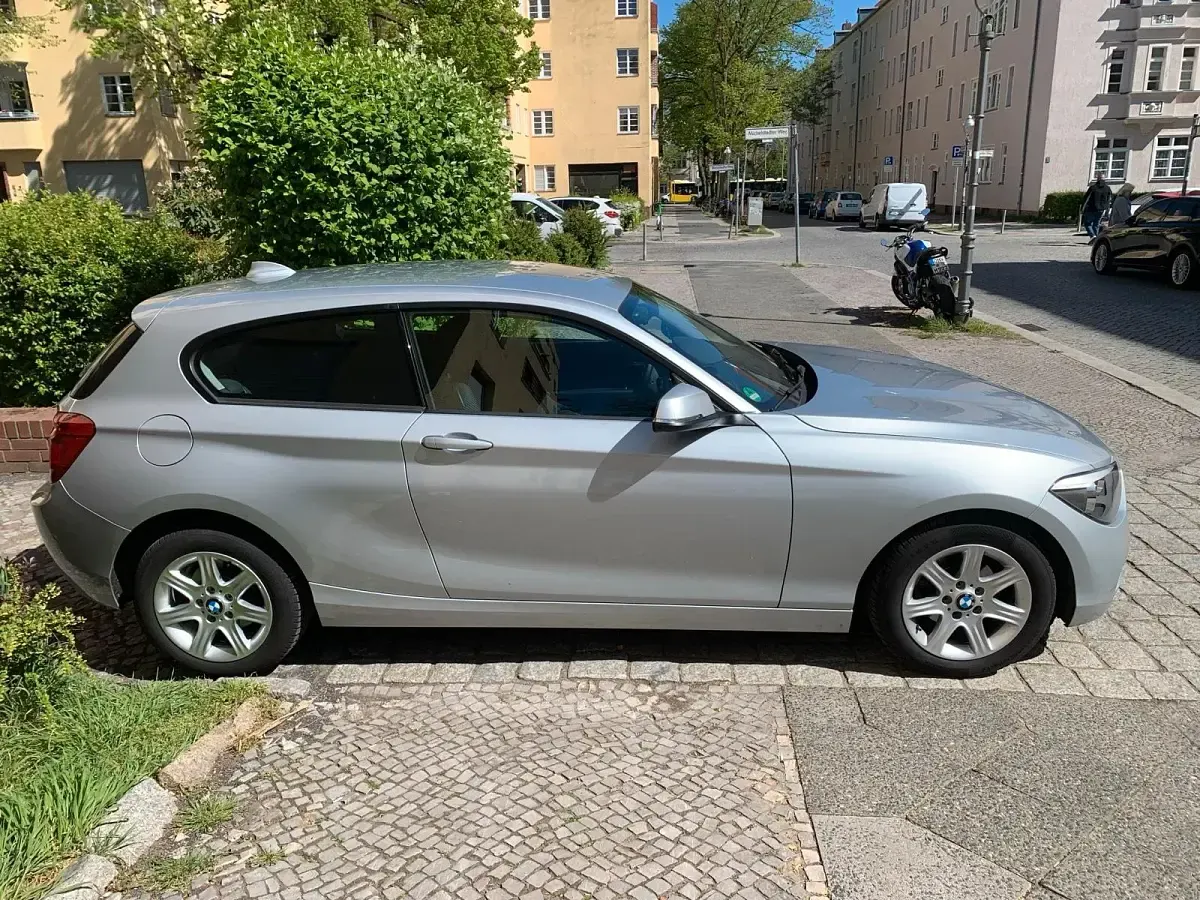 Gebraucht BMW 114 102 PS (75 kW) 2014 Silber Kleinwagen