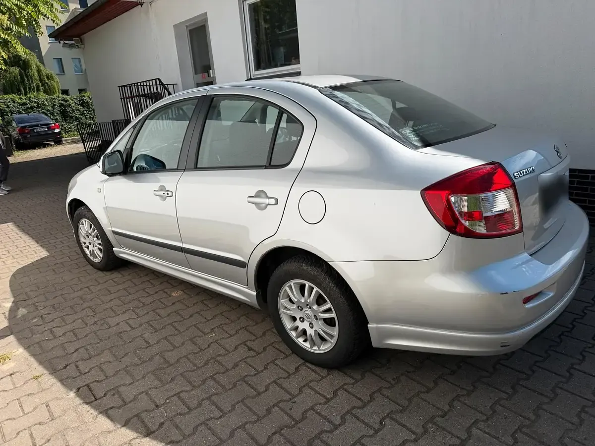 Gebraucht Suzuki SX4 Comfort 107 PS (78 kW) 2009 Silber Limousine