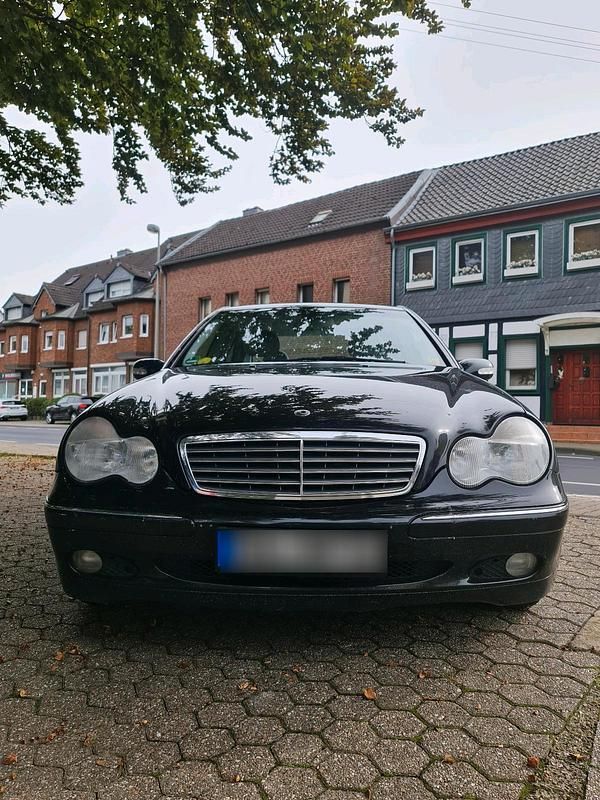 Gebraucht Mercedes C180 130 PS (95 kW) 2002 Schwarz Limousine