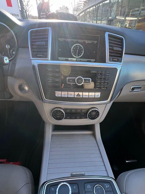 Gebraucht Mercedes ML350 258 PS (189 kW) 2014 Schwarz SUV