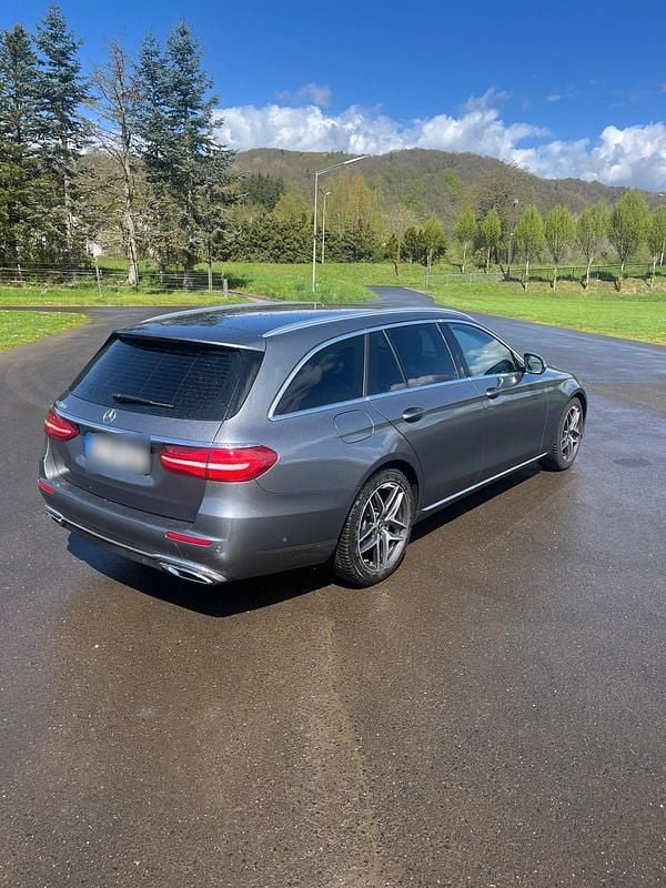 Usata Mercedes E220 194 CV (142 kW) 2018 Grigio Station wagon