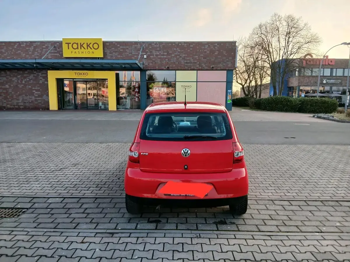 Gebraucht VW Fox 54 PS (39 kW) 2009 Rot Kleinwagen