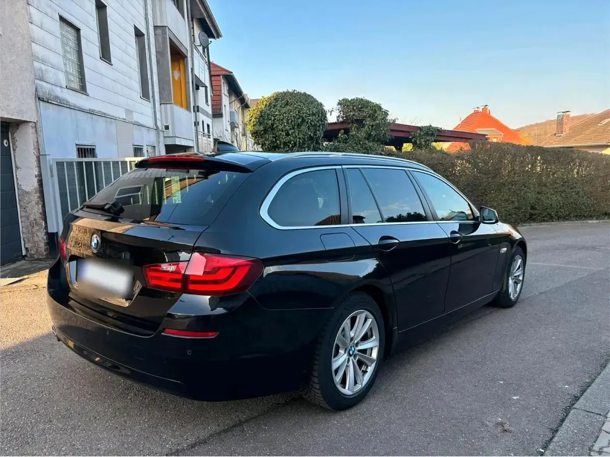 Usata BMW 520 184 CV (135 kW) 2012 Nero Station wagon