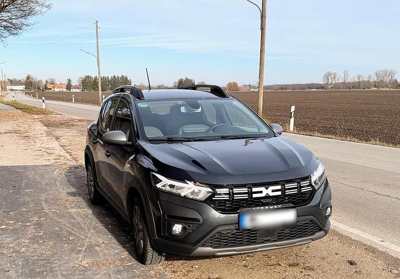 Gebraucht Dacia Sandero Expression 91 PS (66 kW) 2023 Grau SUV