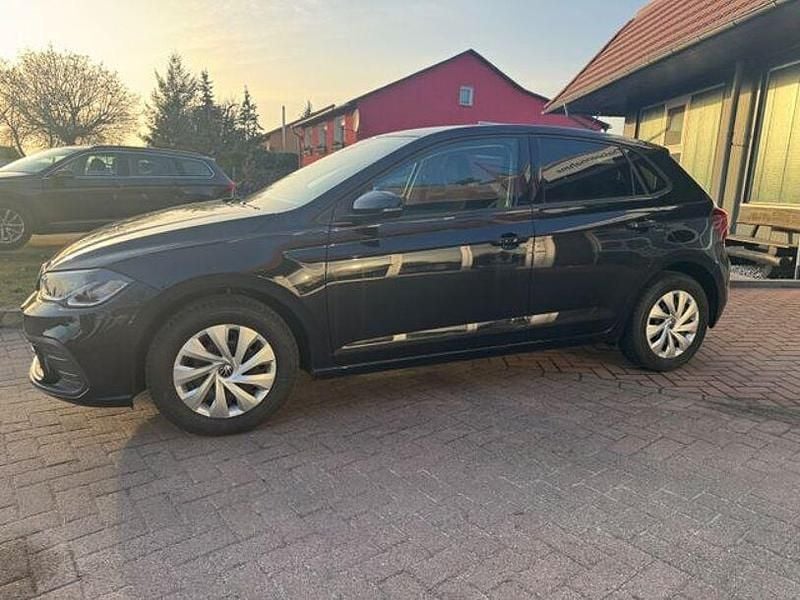Gebraucht VW Polo Life 95 PS (69 kW) 2022 Schwarz Kleinwagen