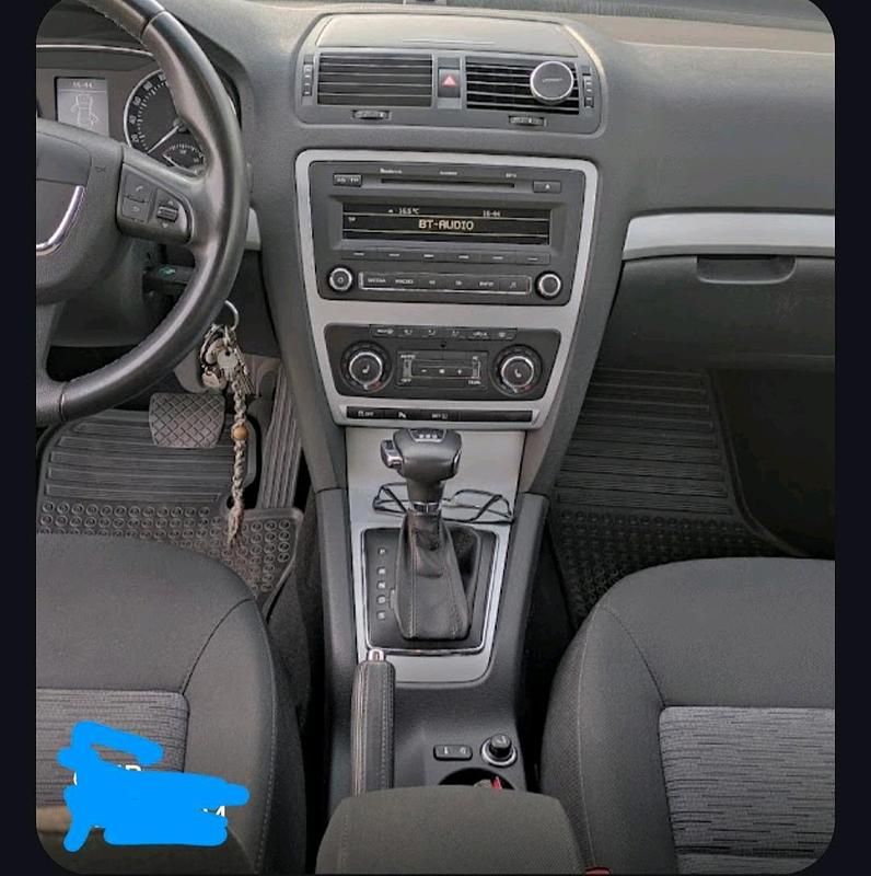 Gebraucht Skoda Octavia 125 PS (91 kW) 2010 Blau Kombi