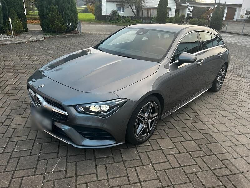 Grau Gebraucht 2022 Mercedes CLA220 Shooting Brake Kombi | 32.000 € (Fairer Preis) - Bild 1/4