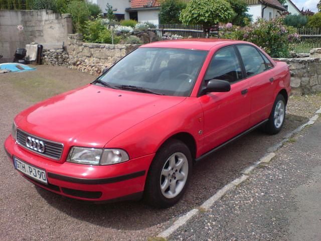 Gebraucht Audi A4 136 PS (100 kW) 1996 Rot Limousine
