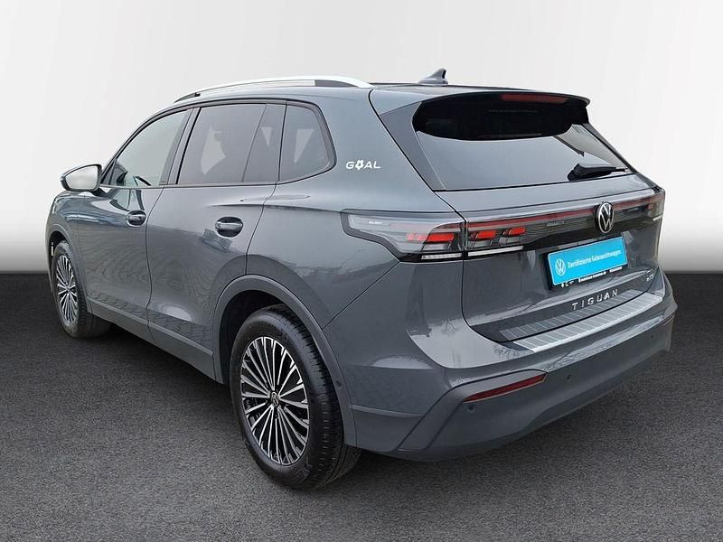 Gebraucht VW Tiguan Goal 150 PS (110 kW) 2025 Grau SUV