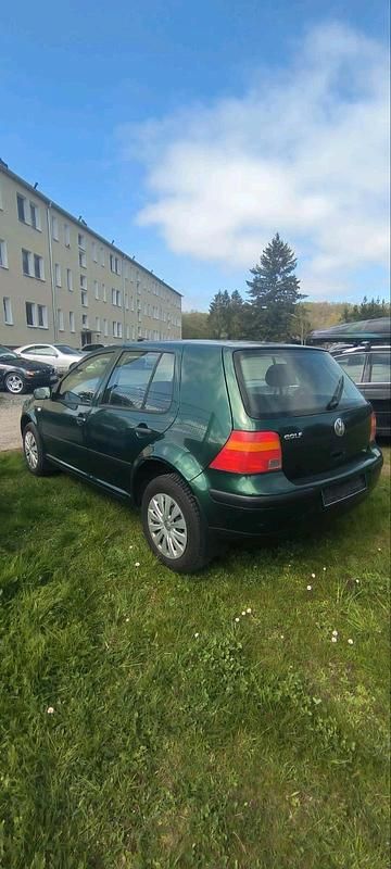 Second-hand VW Golf 75 CP (55 kW) 2002 Verde Coupe