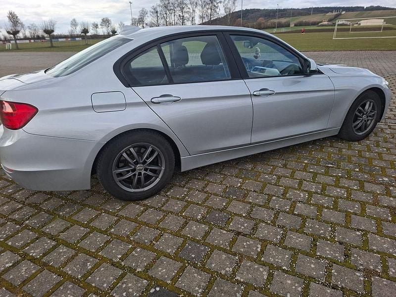Gebraucht BMW 320 Efficient Dynamics 163 PS (119 kW) 2012 Silber Limousine