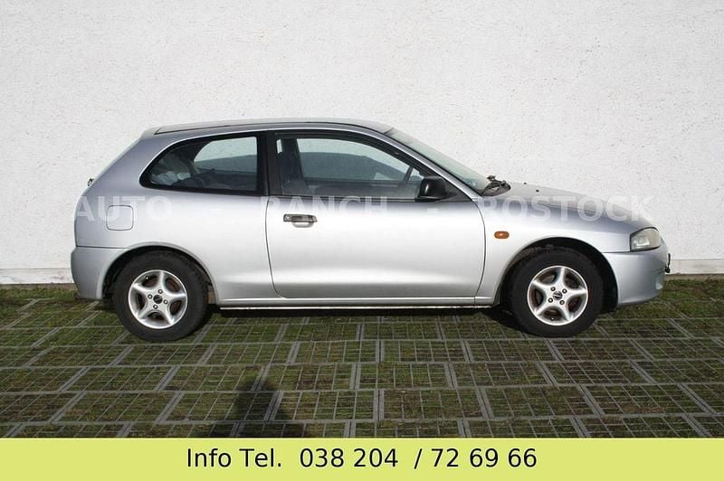 Silber Gebraucht 1999 Mitsubishi Colt Limousine | 950 € (Fairer Preis) - Bild 1/4