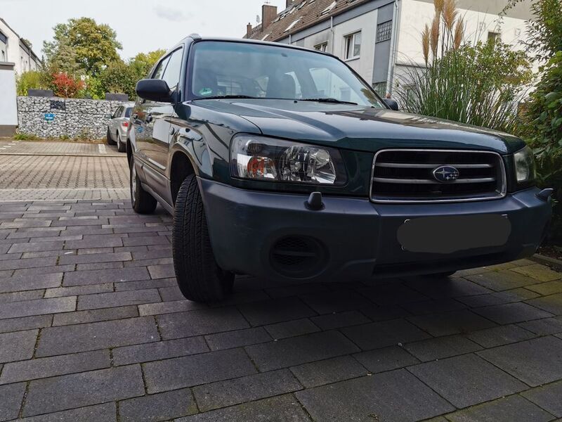 Grün Gebraucht 2002 Subaru Forester SUV | 1.990 € - Bild 1/4