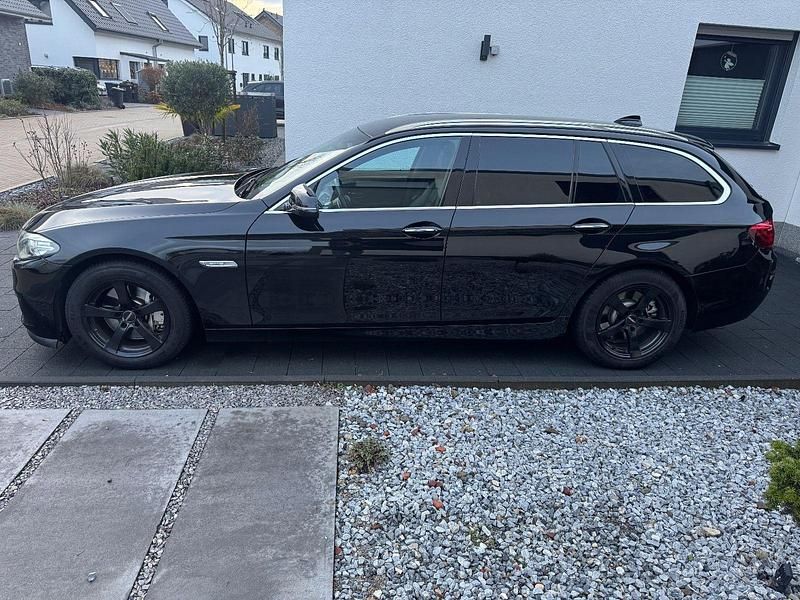 Gebraucht BMW 525 Luxury Line 218 PS (160 kW) 2015 Schwarz Kombi