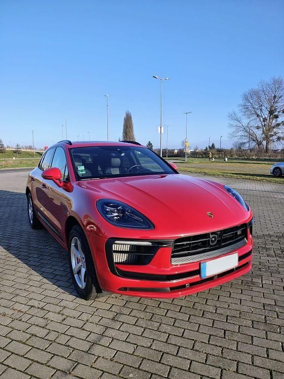 Rot Gebraucht 2024 Porsche Macan S SUV | 81.900 € (Etwas zu teuer) - Bild 1/4