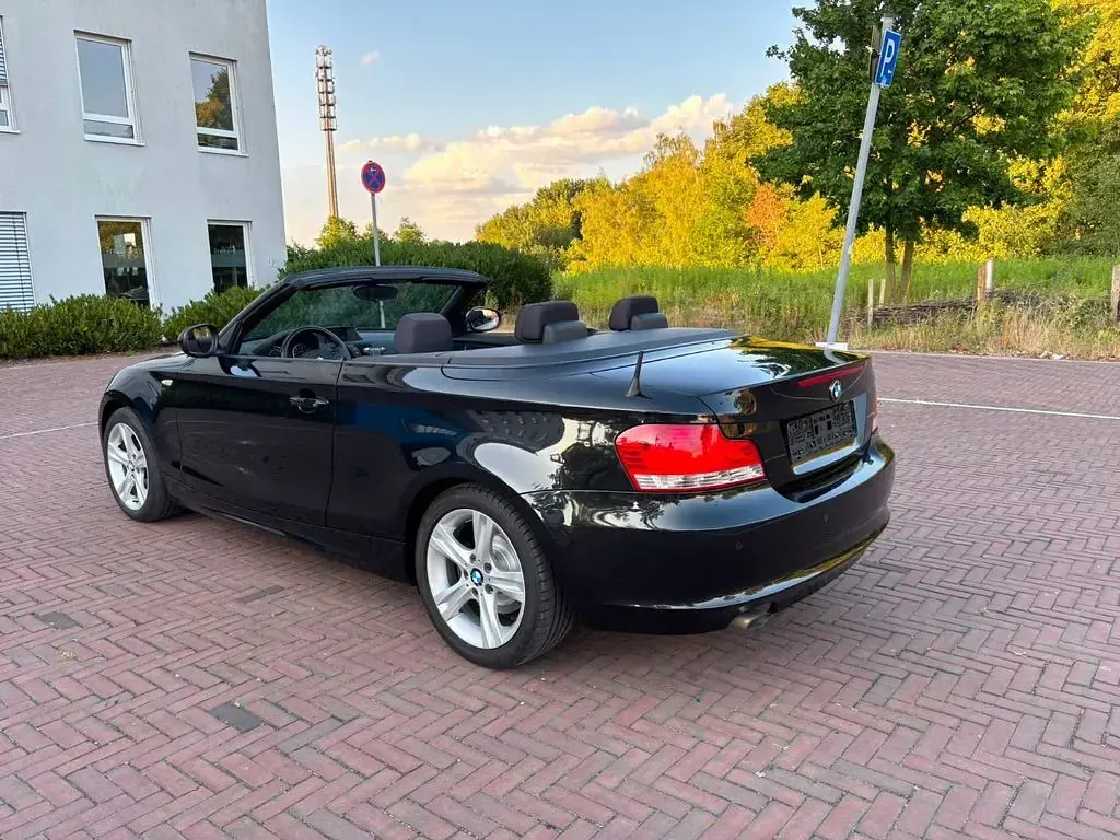 Gebraucht BMW 118 Cabriolet Advantage 143 PS (105 kW) 2011 Schwarz Cabrio