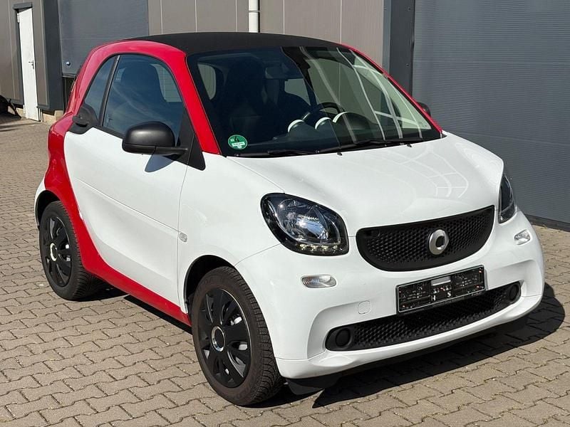 Weiß Gebraucht 2018 Smart ForTwo Coupé Kleinwagen | 7.950 € (Guter Preis) - Bild 1/4