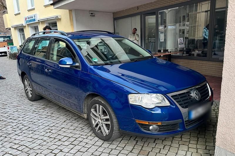 Gebraucht VW Passat 105 PS (77 kW) 2007 Blau Kombi