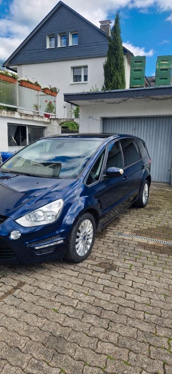 Blau Gebraucht 2013 Ford S-MAX Champions Edition Van / Kleinbus | 7.000 € (Etwas zu teuer) - Bild 1/4