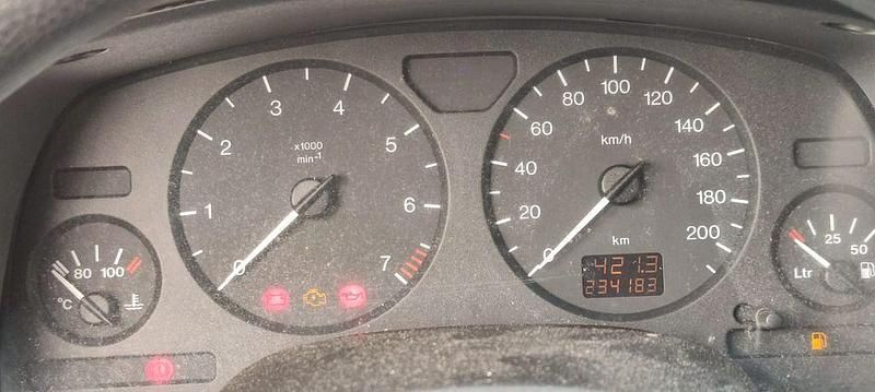 Gebraucht Opel Astra 101 PS (74 kW) 1998 Silber Limousine