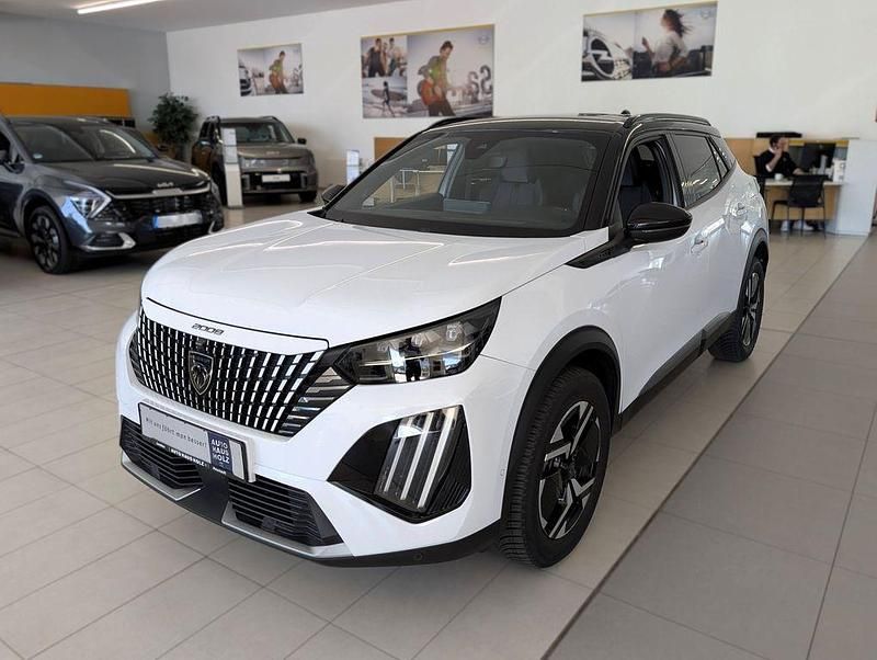Weiß Gebraucht 2024 Peugeot 2008 GT SUV | 24.990 € (Teuer) - Bild 1/4