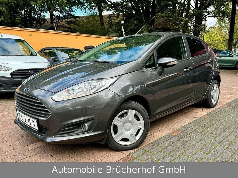 Grau Gebraucht 2017 Ford Fiesta Titanium Kleinwagen | 4.990 € (Superpreis) - Bild 1/4