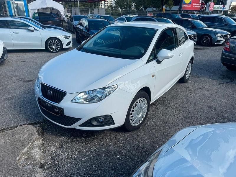 Weiß Gebraucht 2009 Seat Ibiza Reference Limousine | 4.500 € (Etwas zu teuer) - Bild 1/4