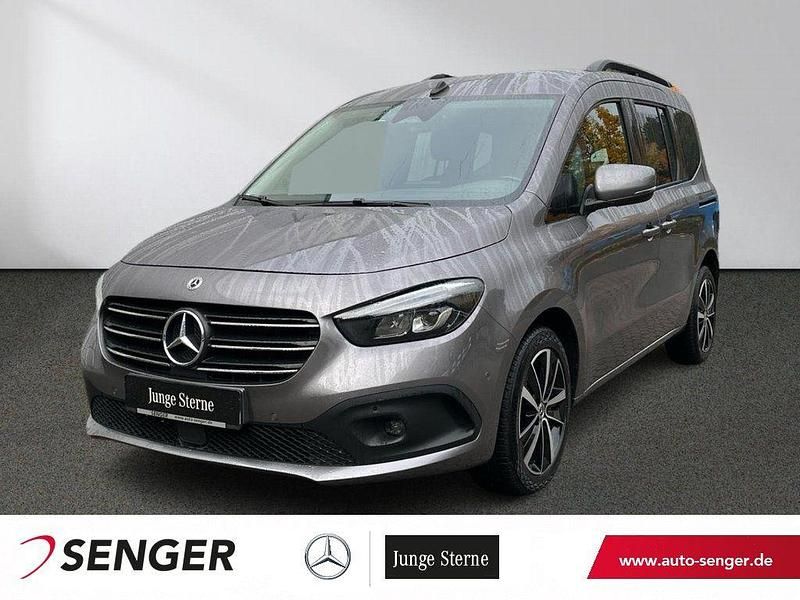 Grau Gebraucht 2022 Mercedes T180 Progressive Van / Kleinbus | 22.450 € (Guter Preis) - Bild 1/4