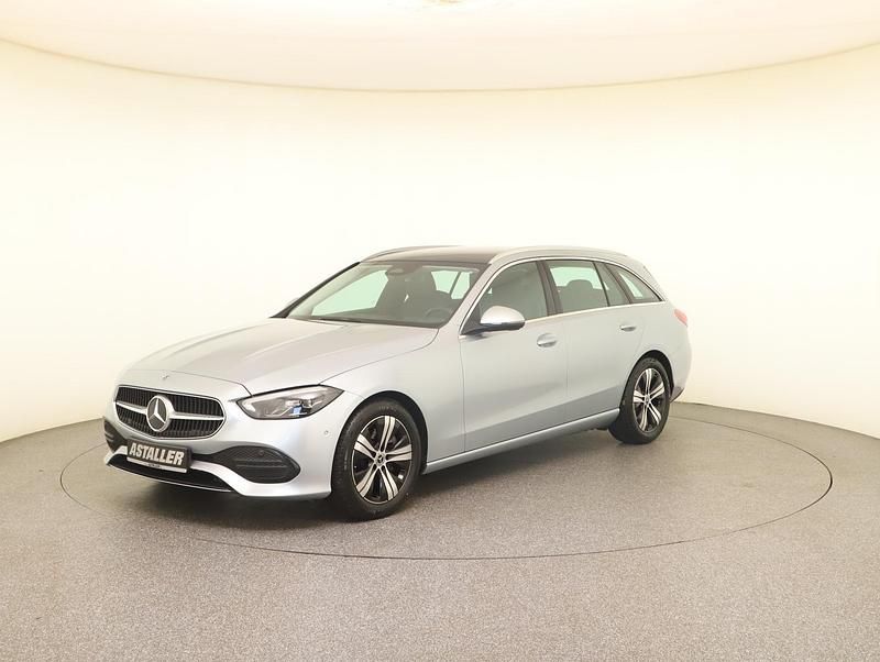 Gebraucht Mercedes C300 Avantgarde 258 PS (189 kW) 2023 Metalliclack hightechsilber Kombi