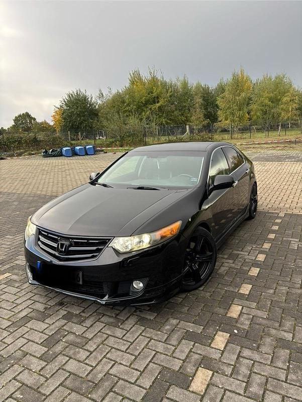 Schwarz Gebraucht 2010 Honda Accord Type S Limousine | 6.850 € (Superpreis) - Bild 1/4