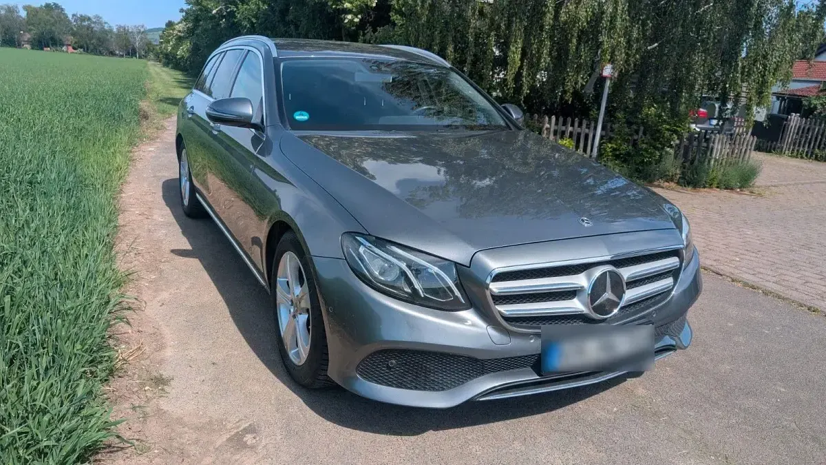 Gebraucht Mercedes E200 Avantgarde 150 PS (110 kW) 2017 Grau Kombi