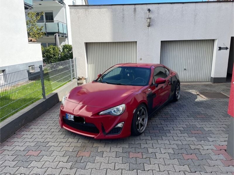Rot Gebraucht 2013 Toyota GT86 GT Coupé | 16.499 € (Guter Preis) - Bild 1/4