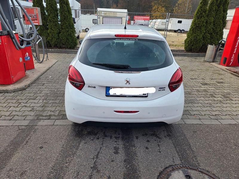 Weiß Gebraucht 2016 Peugeot 208 Active Kleinwagen | 5.200 € (Guter Preis) - Bild 1/4