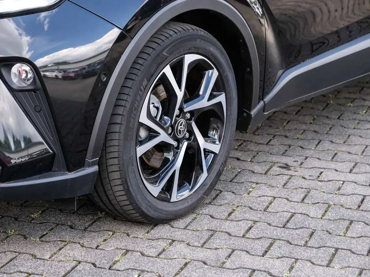 Second-hand Toyota C-HR Team 184 CP (135 kW) 2021 Negru SUV