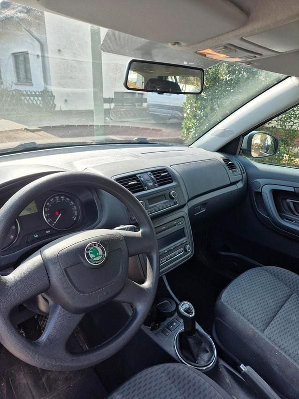 Gebraucht Skoda Fabia Ambiente 86 PS (63 kW) 2010 Silber Kleinwagen