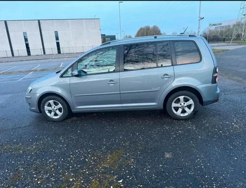 Gebraucht VW Touran 140 PS (102 kW) 2010 Blau Van / Kleinbus