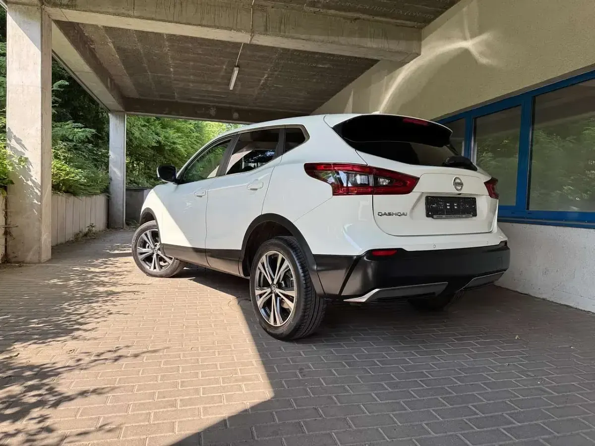 Gebraucht Nissan Qashqai N-Connecta 116 PS (85 kW) 2018 White (s) SUV