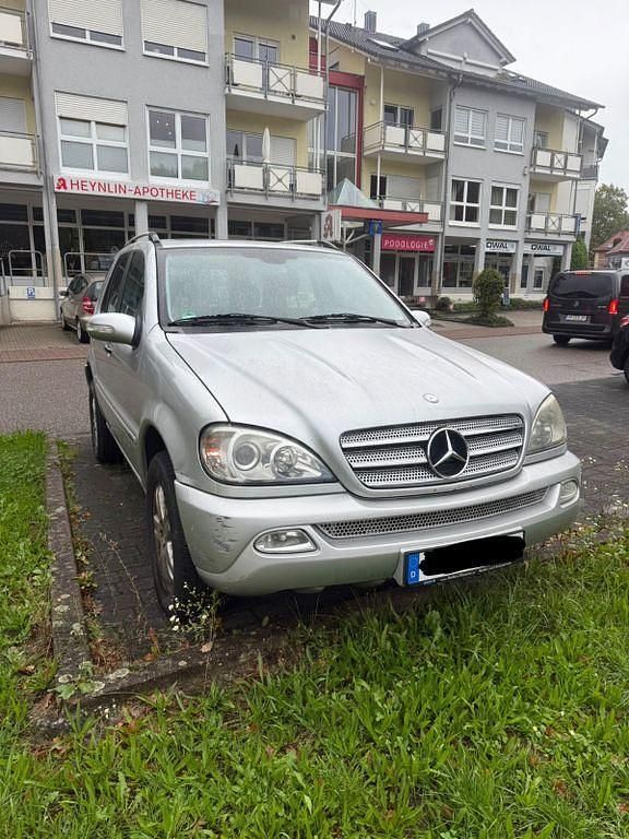 Silber Gebraucht 2005 Mercedes ML270 Edition SUV | 5.400 € (Guter Preis) - Bild 1/4