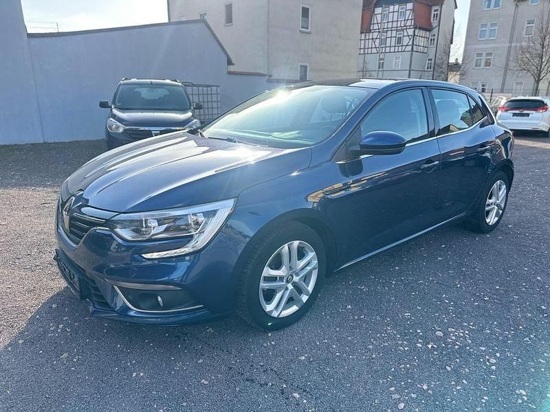 Gebraucht Renault Mégane IV Experience 101 PS (74 kW) 2016 Blau Limousine