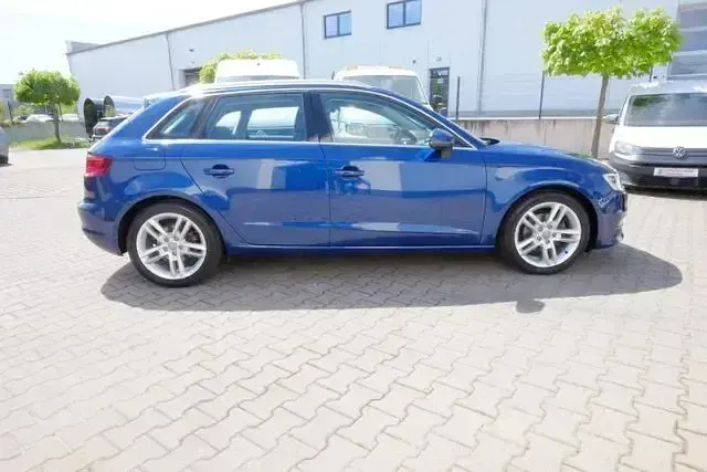 Gebraucht Audi A3 Ambition 150 PS (110 kW) 2013 Blau Limousine